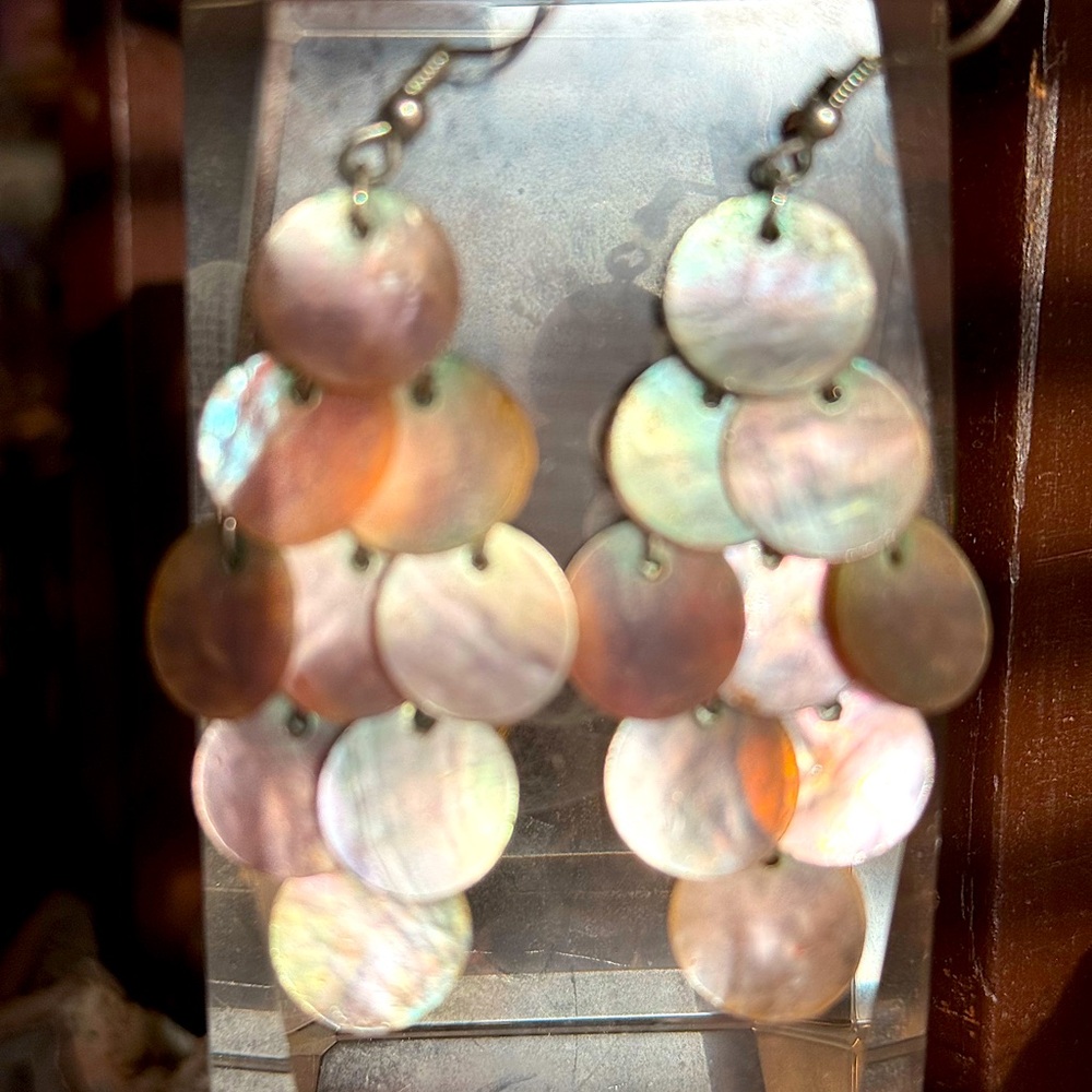 Cascading mother of pearl earrings. Sparkling salmon and green highlights!